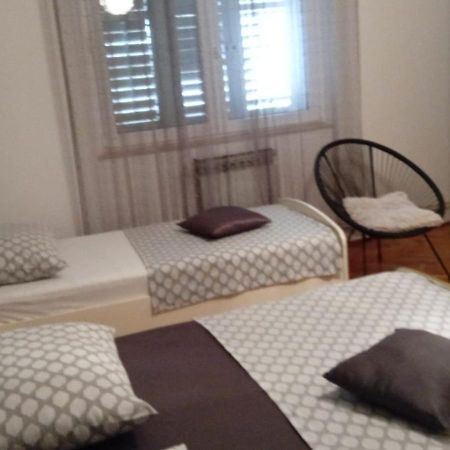 Apartment Viki Lozovac Exteriör bild