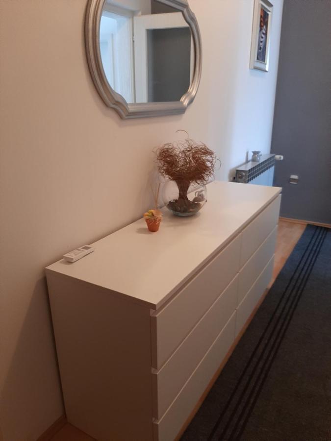 Apartment Viki Lozovac Exteriör bild