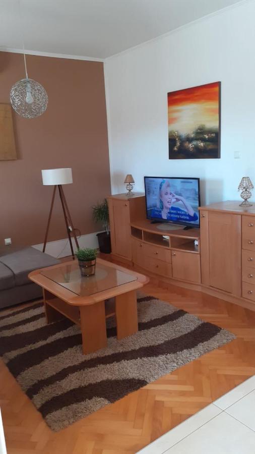 Apartment Viki Lozovac Exteriör bild