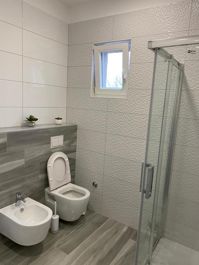 Apartment Viki Lozovac Exteriör bild
