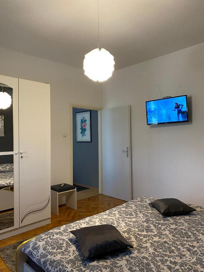 Apartment Viki Lozovac Exteriör bild