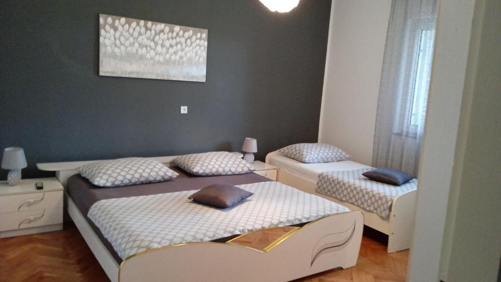 Apartment Viki Lozovac Exteriör bild