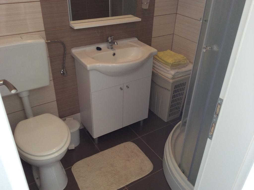 Apartment Viki Lozovac Rum bild